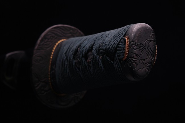 Танто авторской ручной работы с цубой